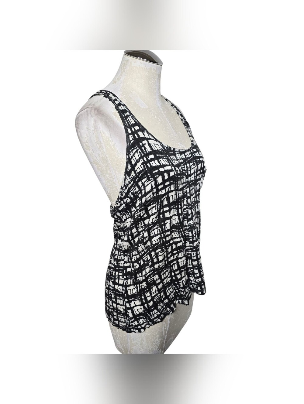 Forever 21 Racerback Tank Top Black White  Scoop Neck L Sleeveless Lightweight - Picture 3 of 7